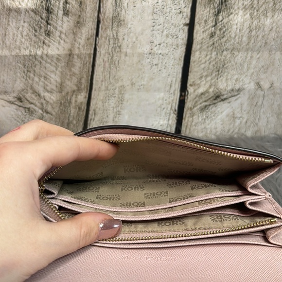MICHAEL KORS - Wallet - Picture 10 of 15